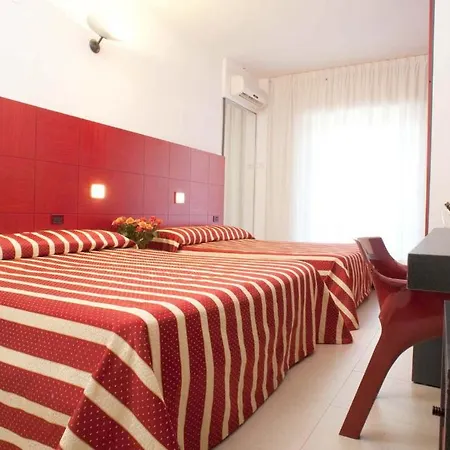 Garden Hotel 3*